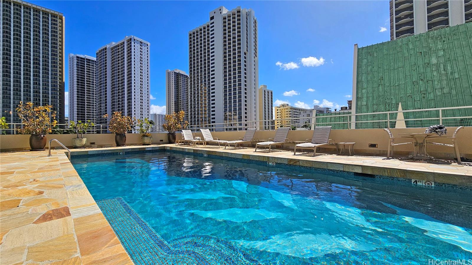 Foster Tower condo # 1606, Honolulu, Hawaii - photo 13 of 20