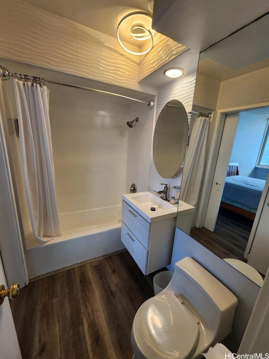 Foster Tower condo # 201, Honolulu, Hawaii - photo 8 of 12