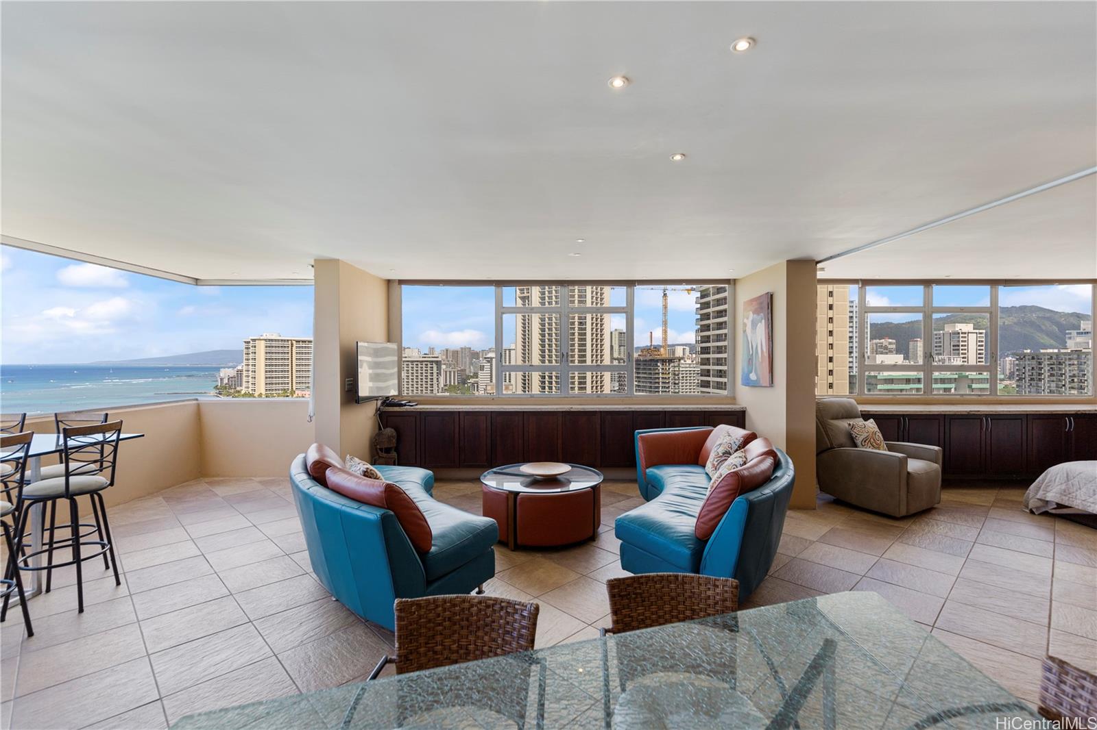 Foster Tower condo # 2202, Honolulu, Hawaii - photo 10 of 25