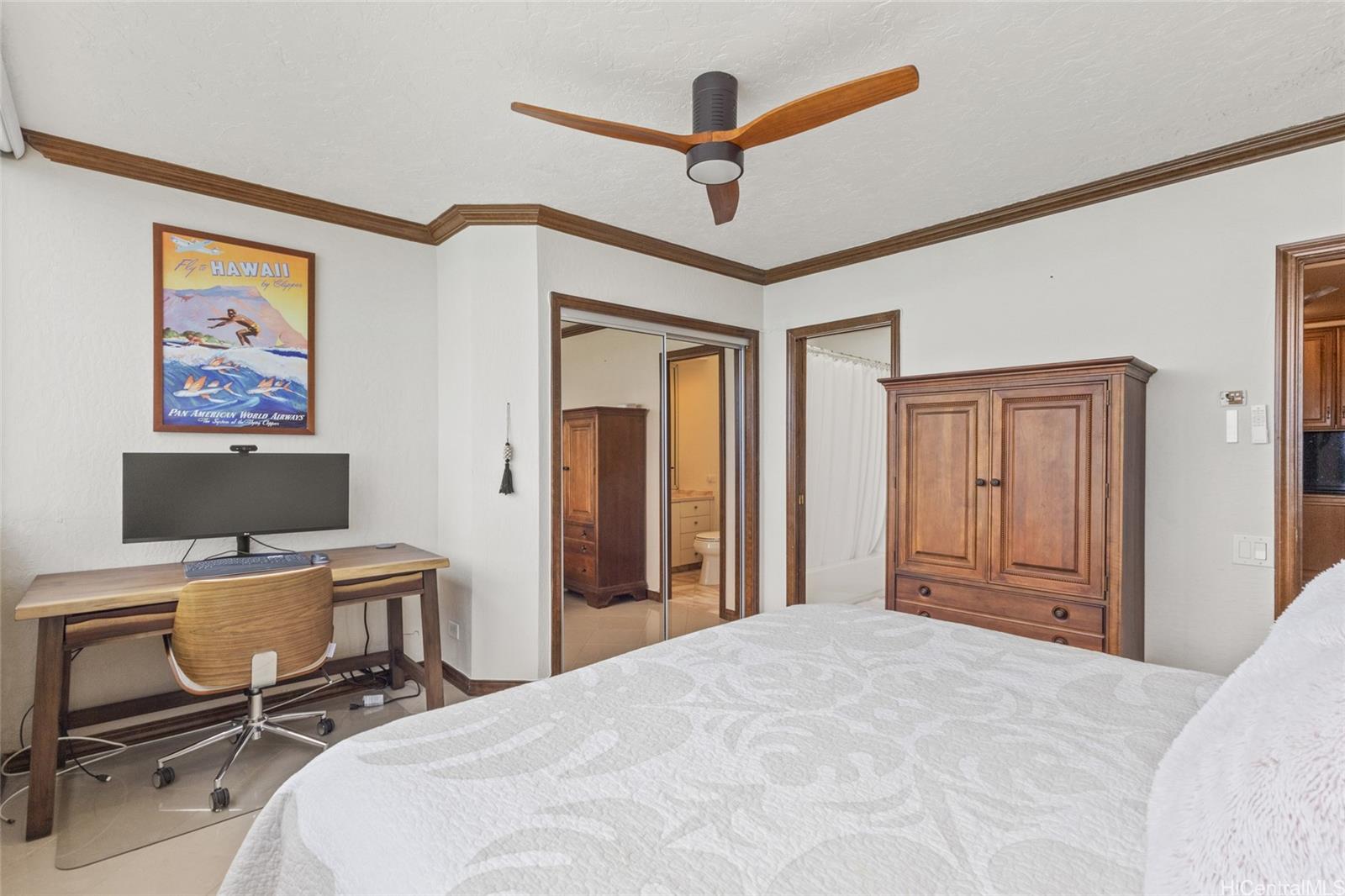 Foster Tower condo # 2501, Honolulu, Hawaii - photo 11 of 22