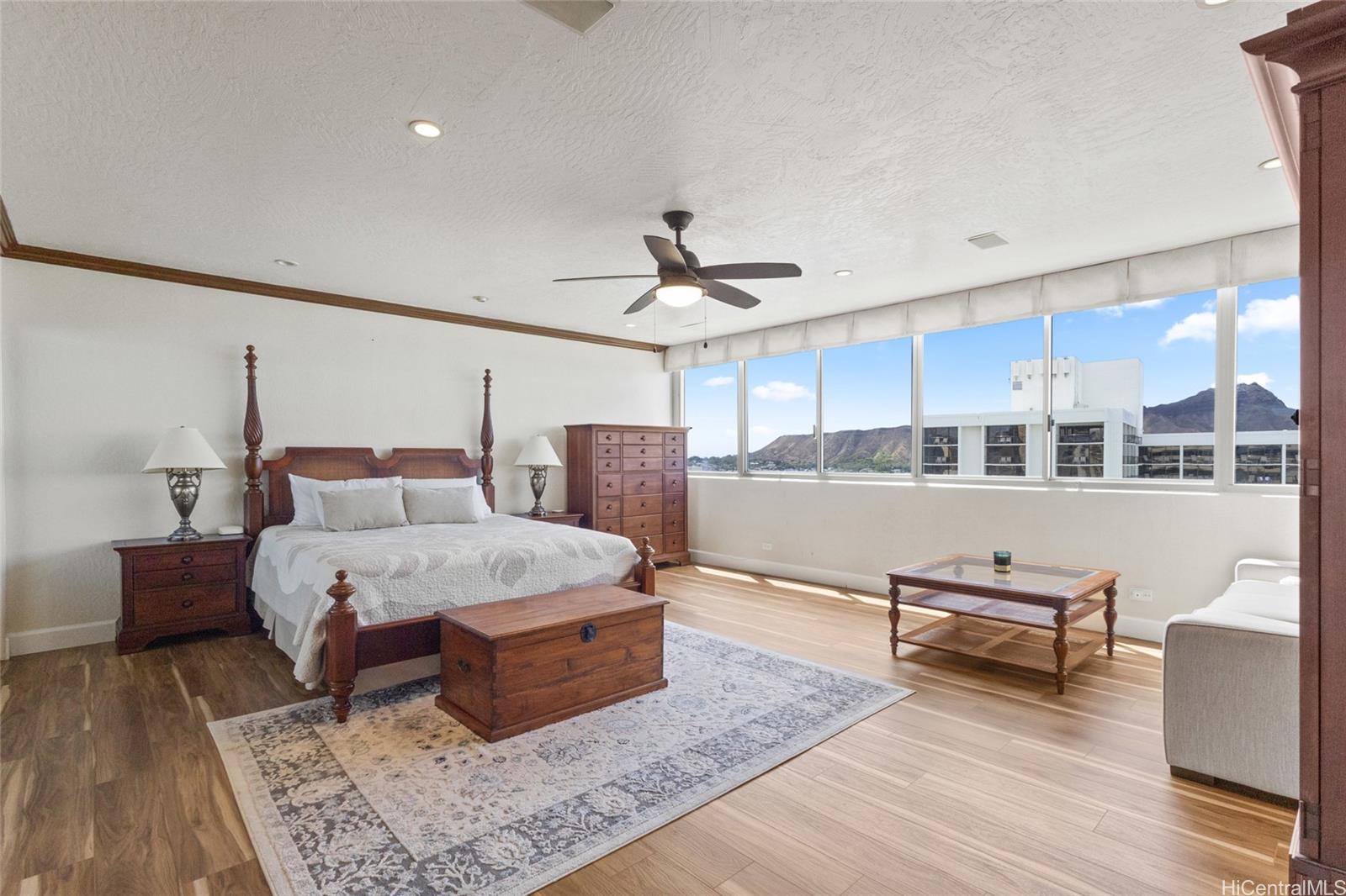 Foster Tower condo # 2501, Honolulu, Hawaii - photo 13 of 22