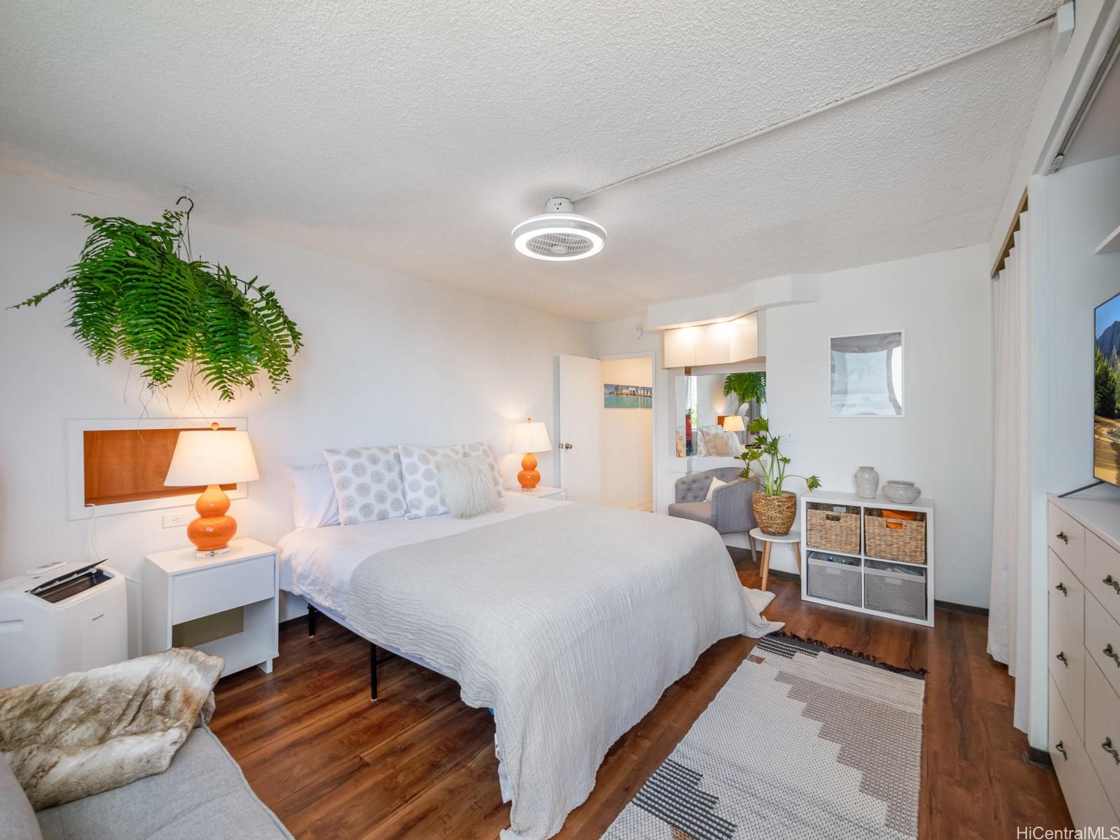 Foster Tower condo # 503, Honolulu, Hawaii - photo 12 of 19