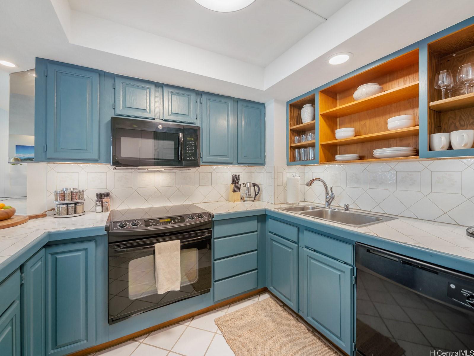 Foster Tower condo # 503, Honolulu, Hawaii - photo 10 of 19