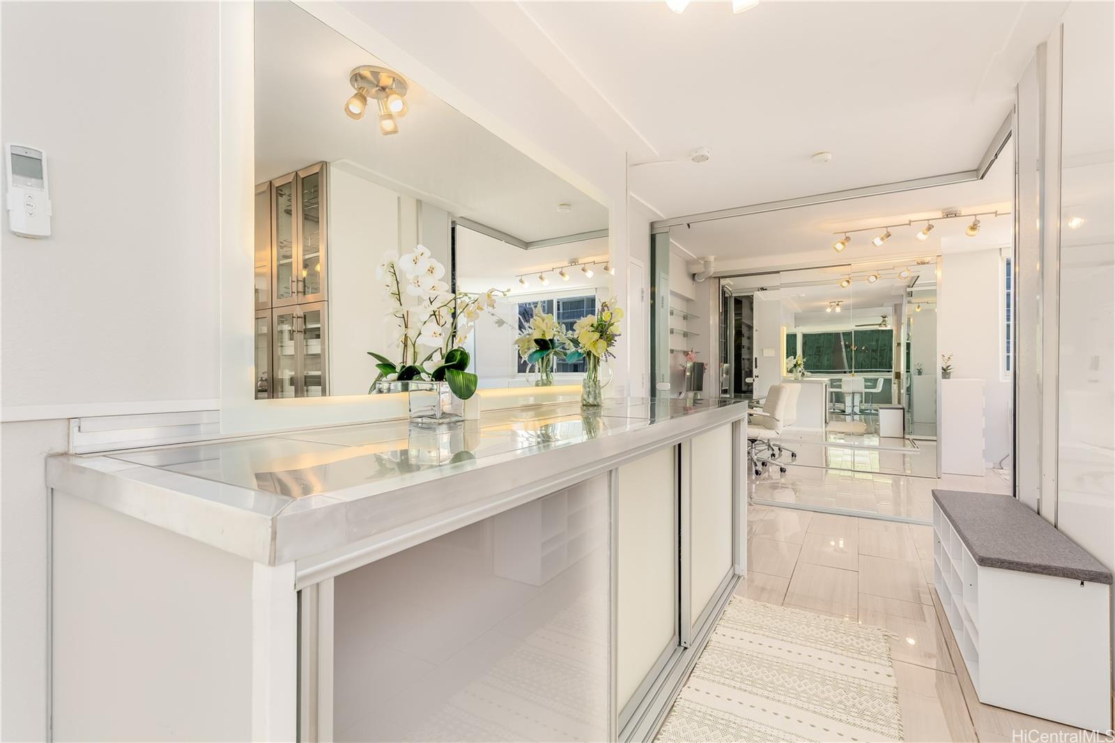 Foster Tower condo # 504, Honolulu, Hawaii - photo 12 of 25