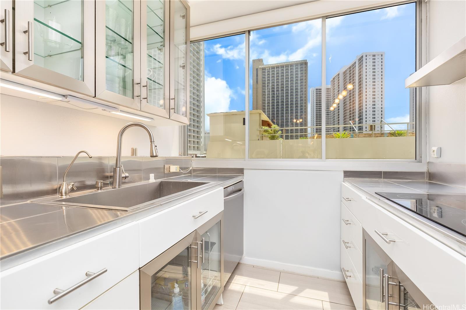 Foster Tower condo # 504, Honolulu, Hawaii - photo 13 of 25