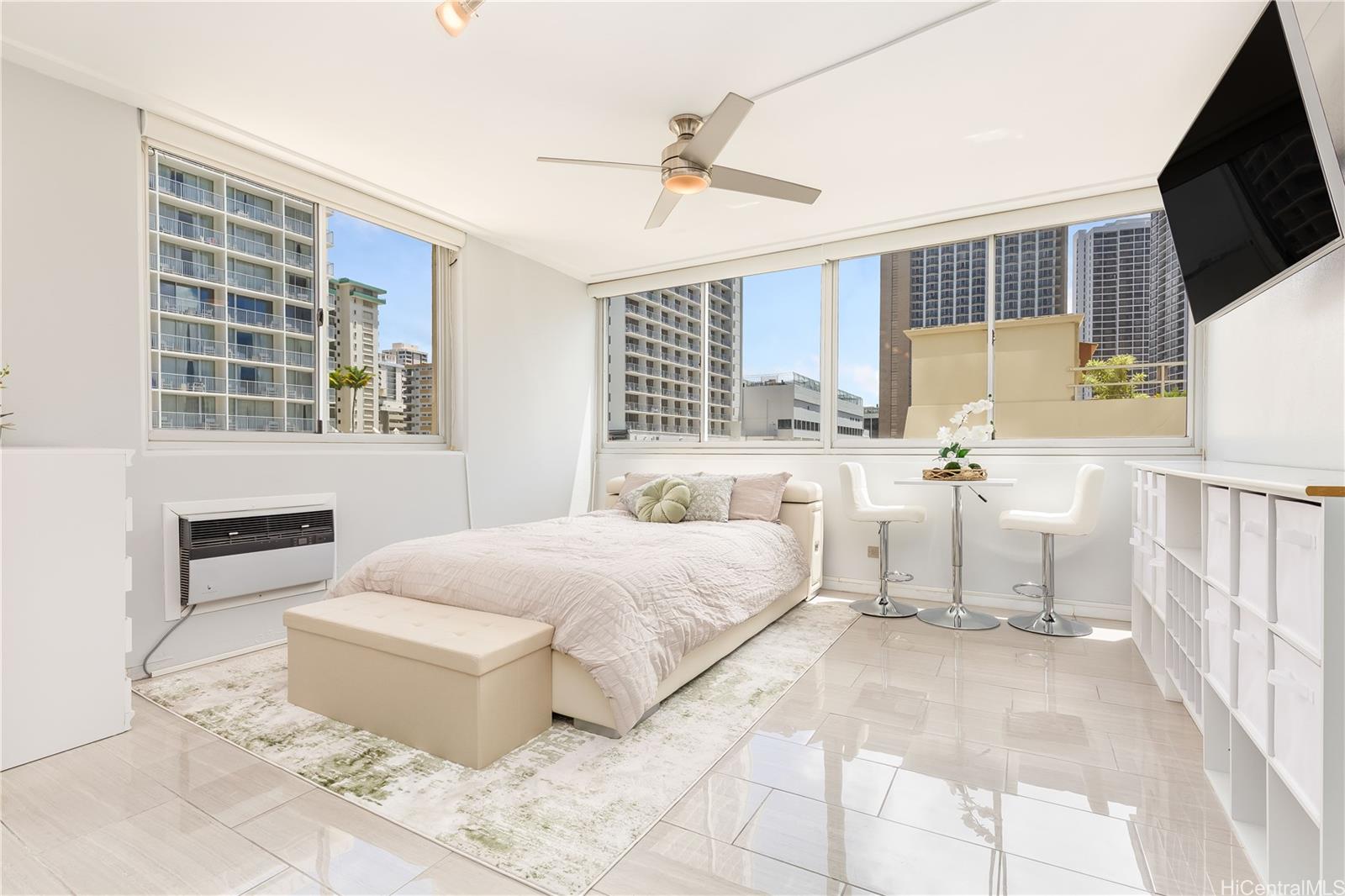 Foster Tower condo # 504, Honolulu, Hawaii - photo 18 of 25