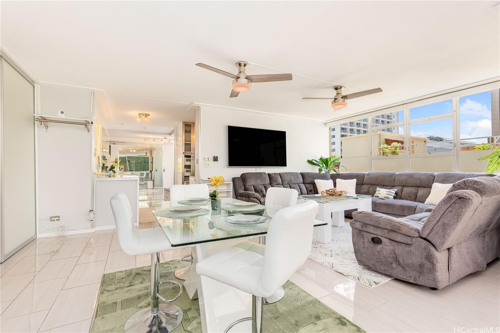 Foster Tower condo # 504, Honolulu, Hawaii - photo 6 of 25