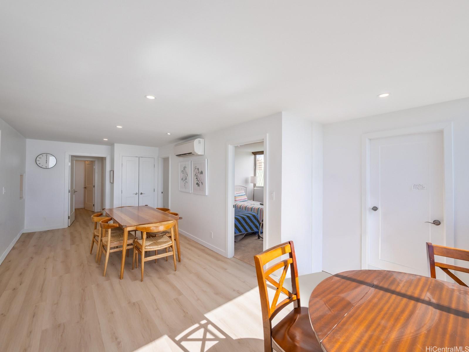 Foster Tower condo # 901, Honolulu, Hawaii - photo 13 of 25