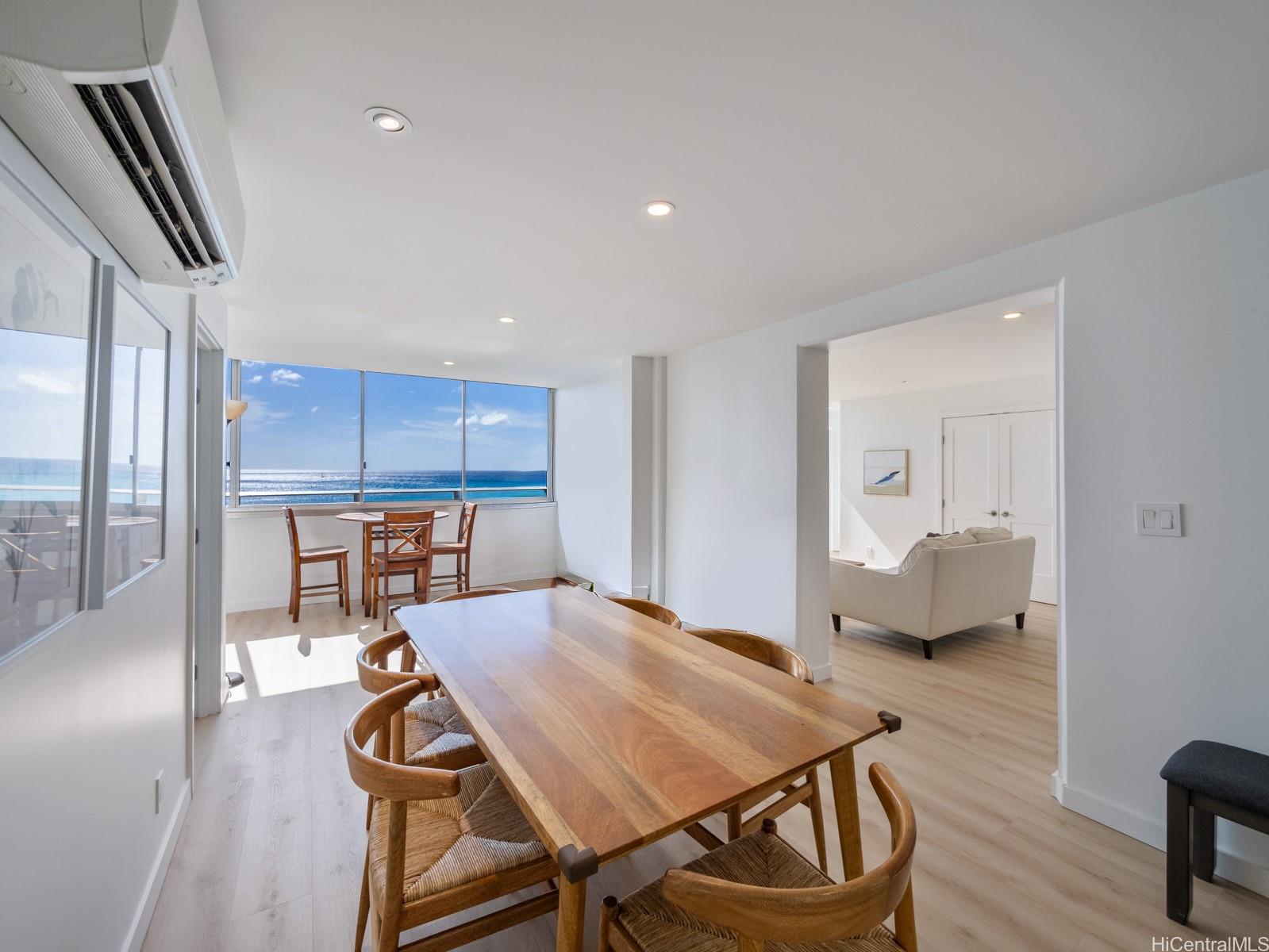 Foster Tower condo # 901, Honolulu, Hawaii - photo 14 of 25