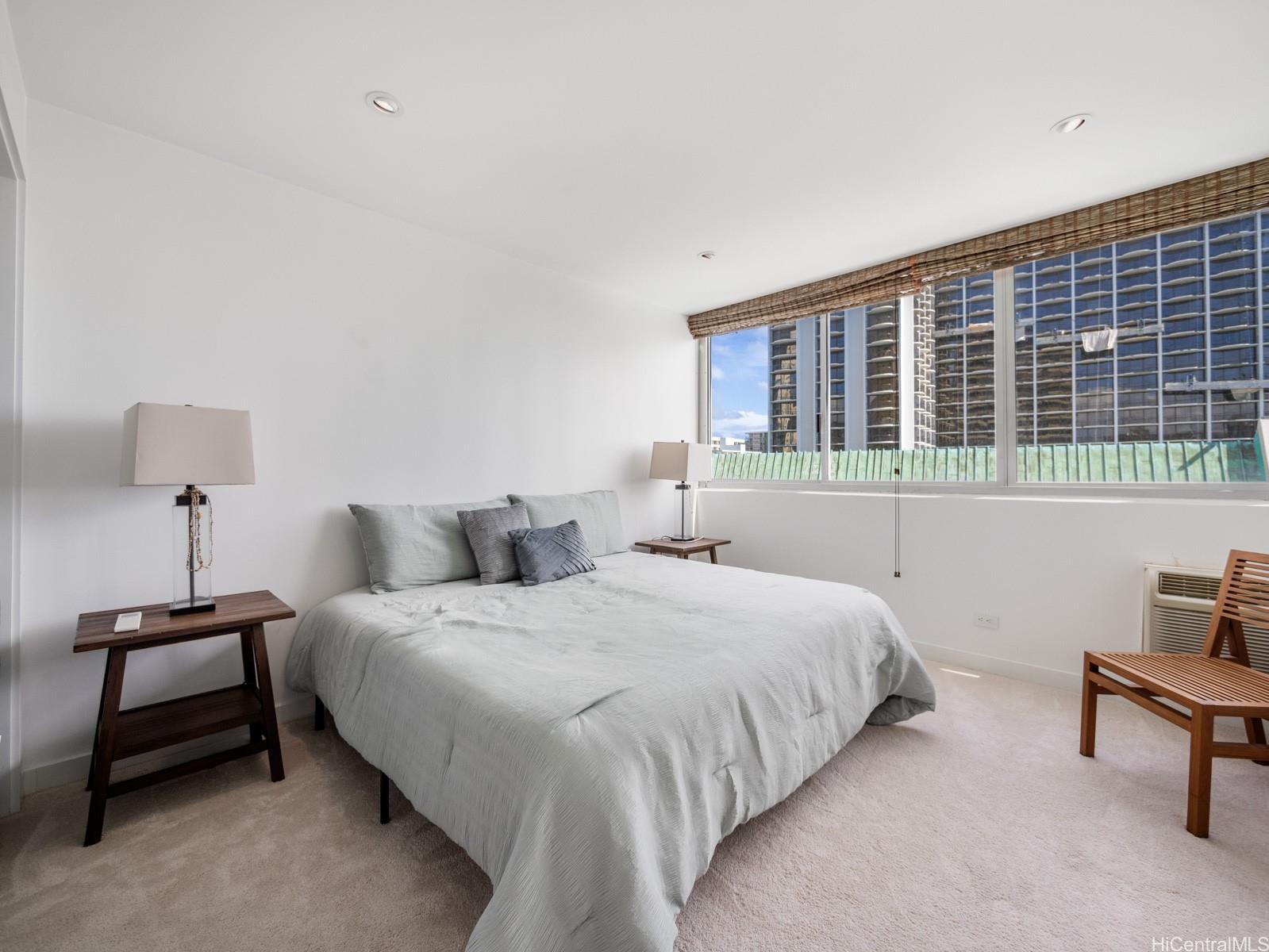 Foster Tower condo # 901, Honolulu, Hawaii - photo 15 of 25