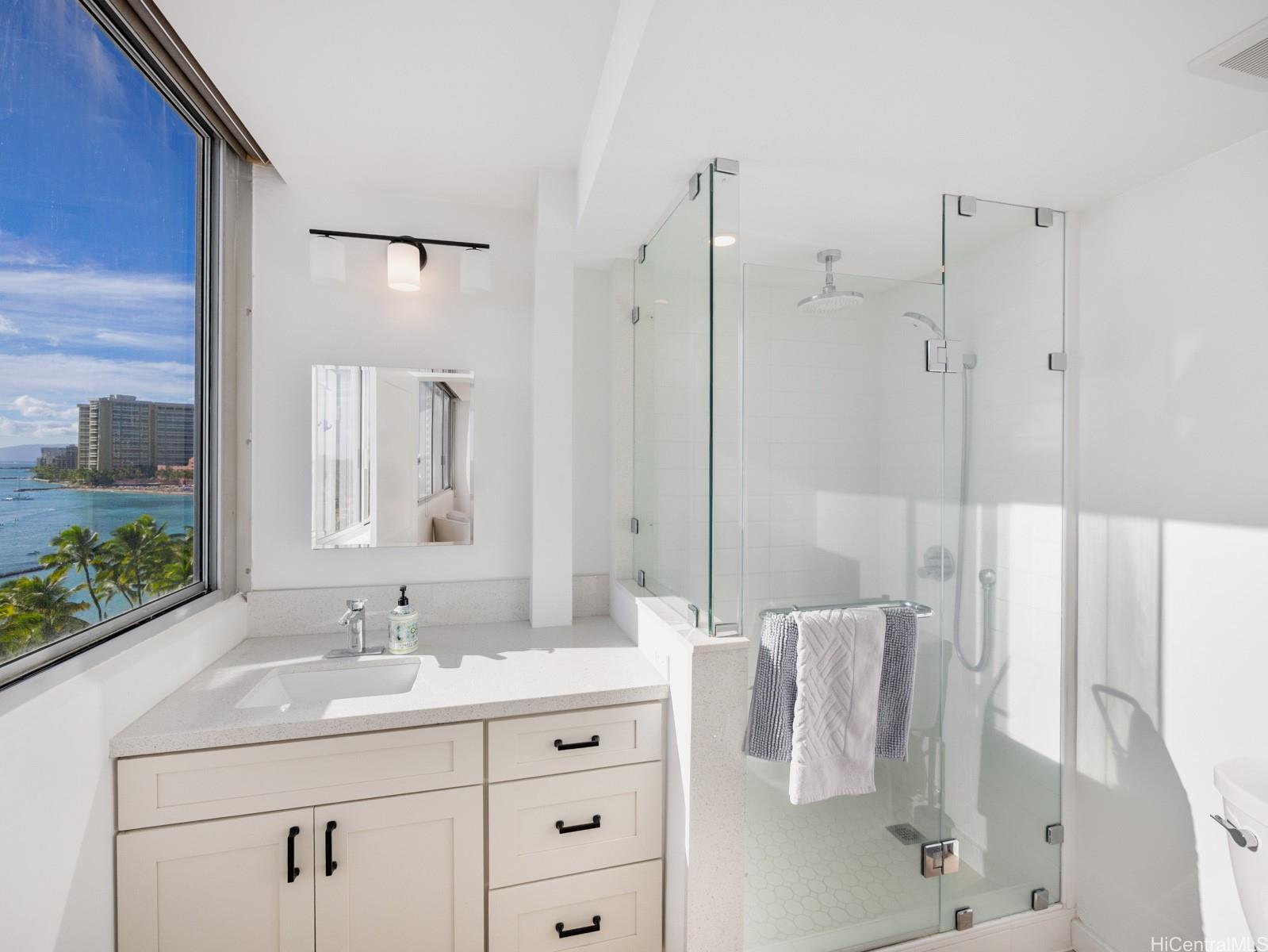 Foster Tower condo # 901, Honolulu, Hawaii - photo 16 of 25