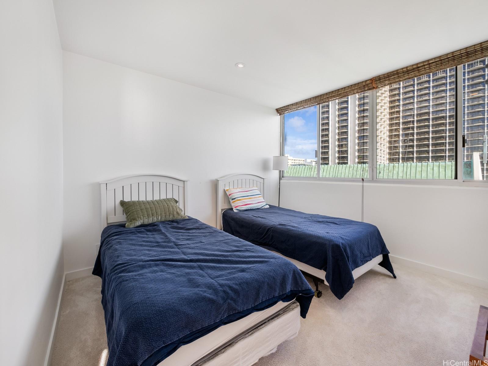 Foster Tower condo # 901, Honolulu, Hawaii - photo 17 of 25