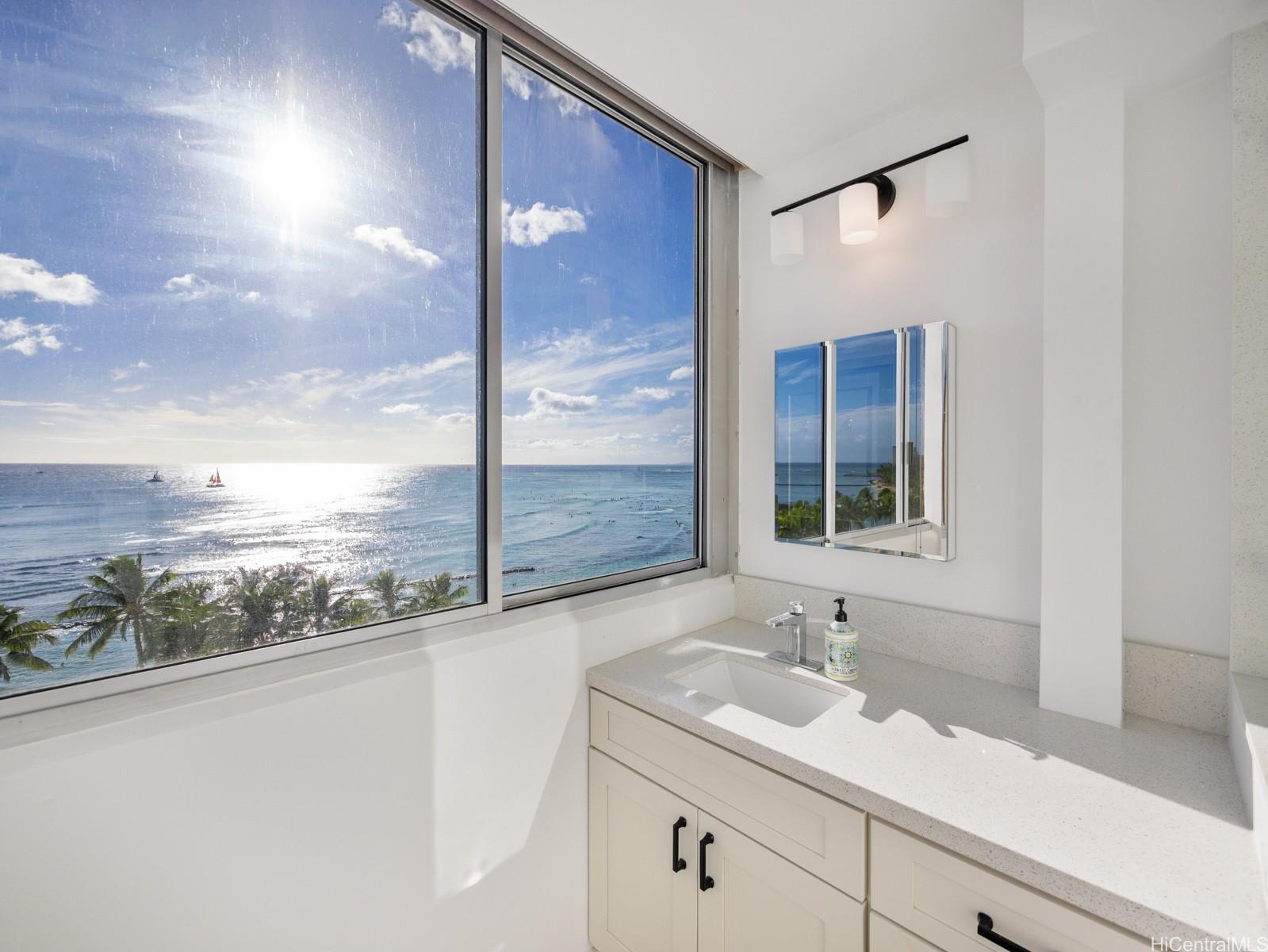 Foster Tower condo # 901, Honolulu, Hawaii - photo 4 of 25