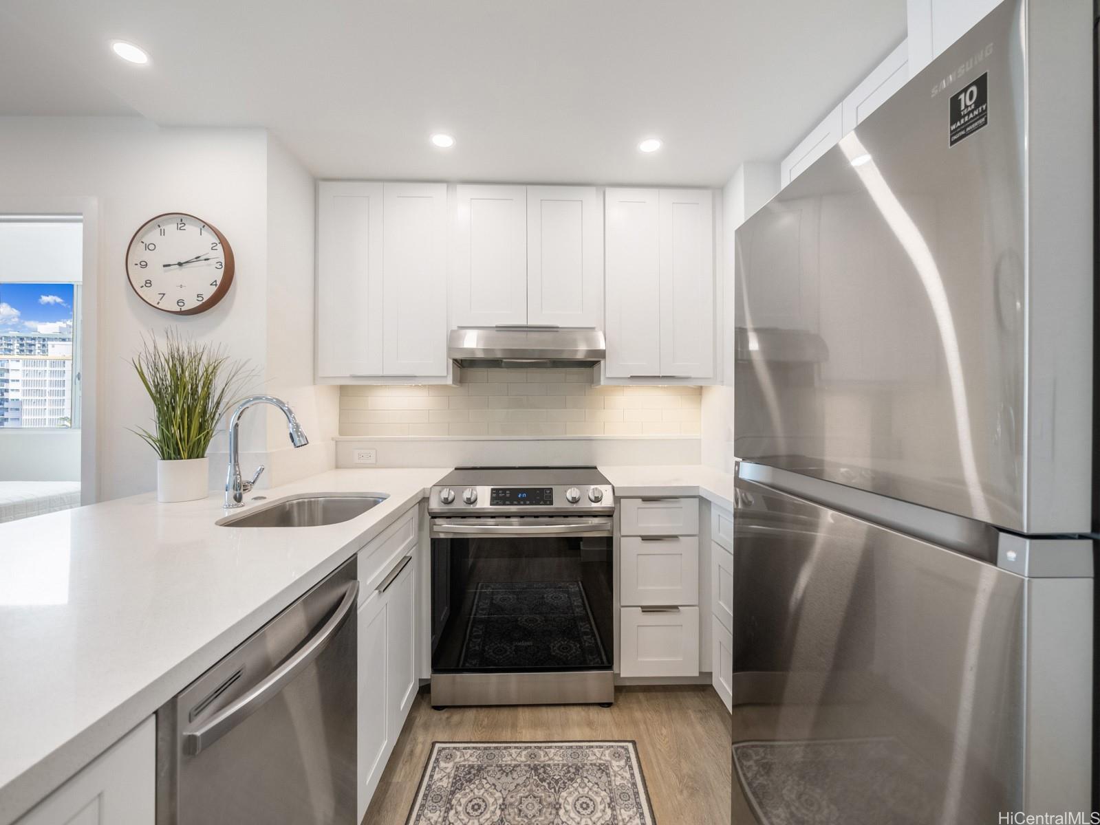 Foster Tower condo # 903, Honolulu, Hawaii - photo 11 of 25