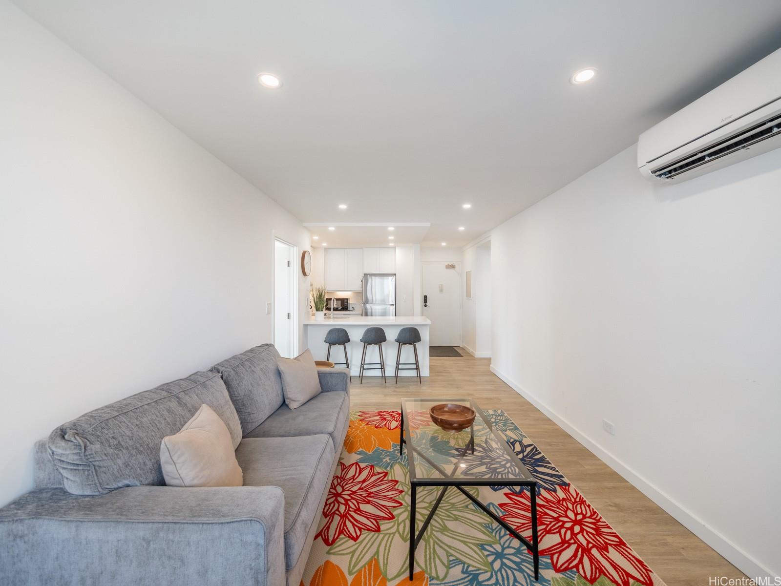 Foster Tower condo # 903, Honolulu, Hawaii - photo 14 of 25