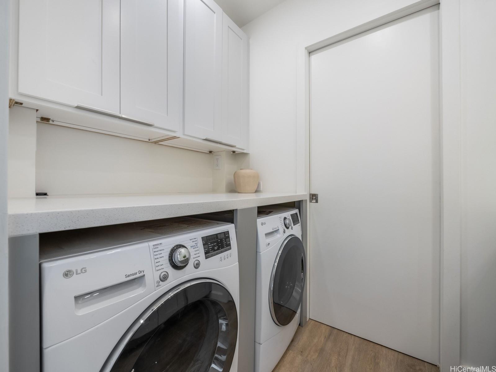 Foster Tower condo # 903, Honolulu, Hawaii - photo 20 of 25