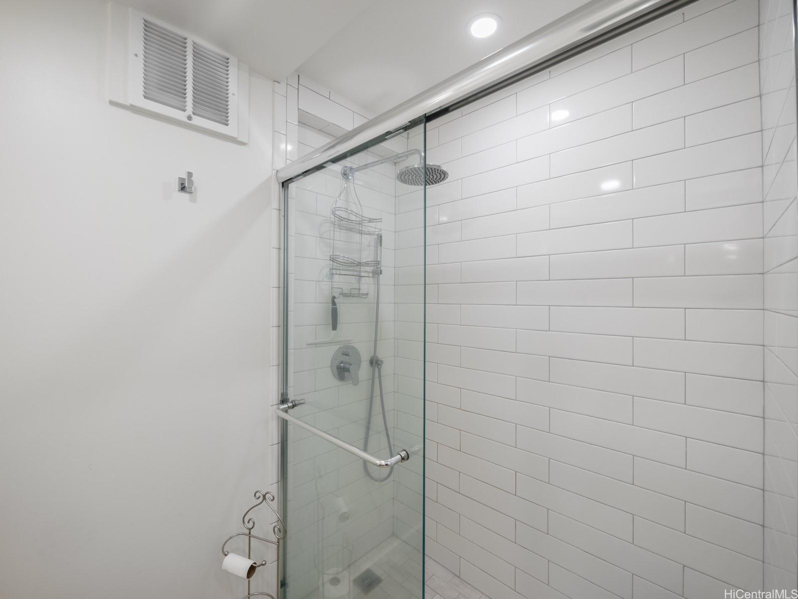 Foster Tower condo # 903, Honolulu, Hawaii - photo 6 of 25