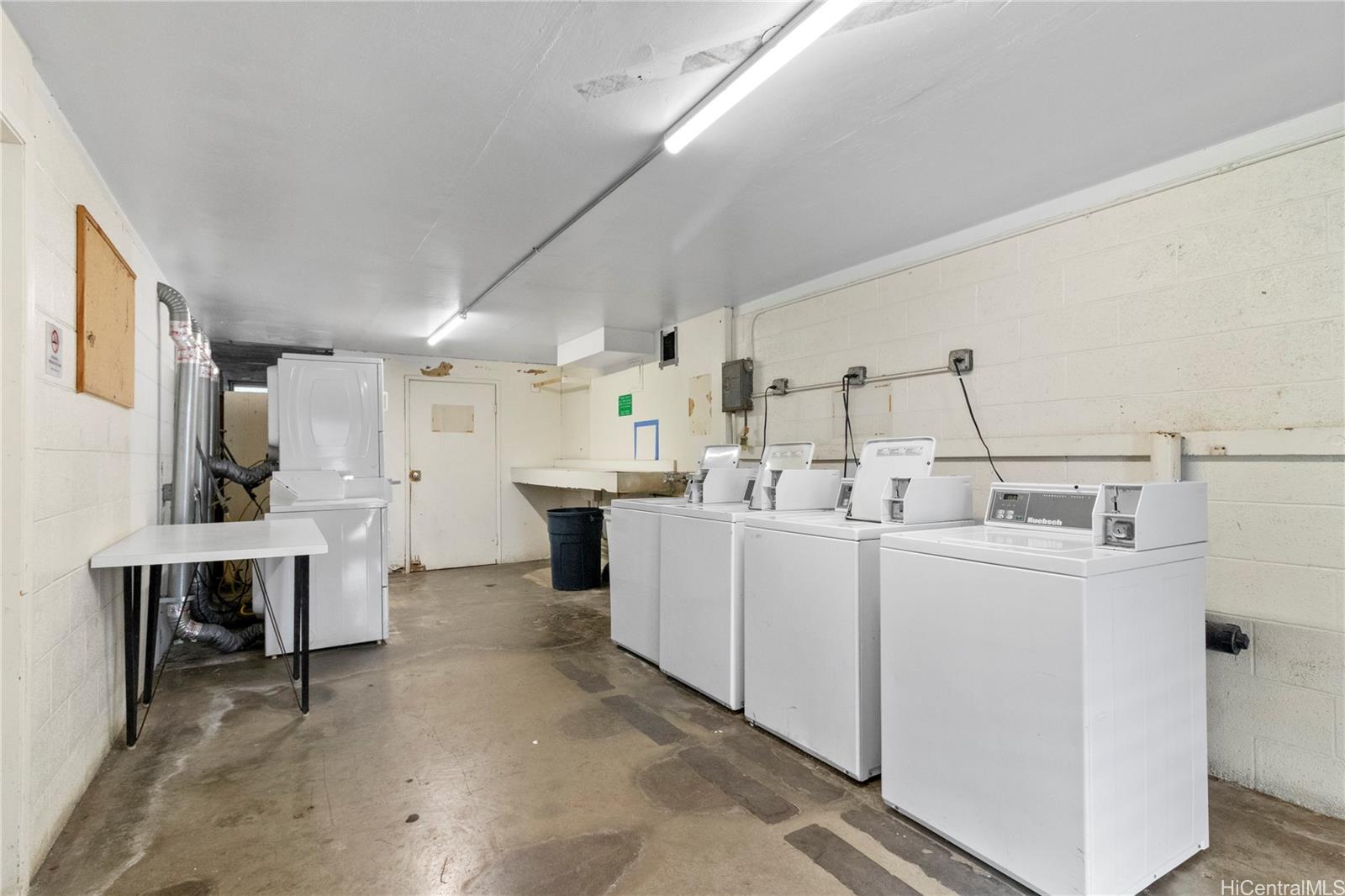 Varsity House condo # 101, Honolulu, Hawaii - photo 13 of 15