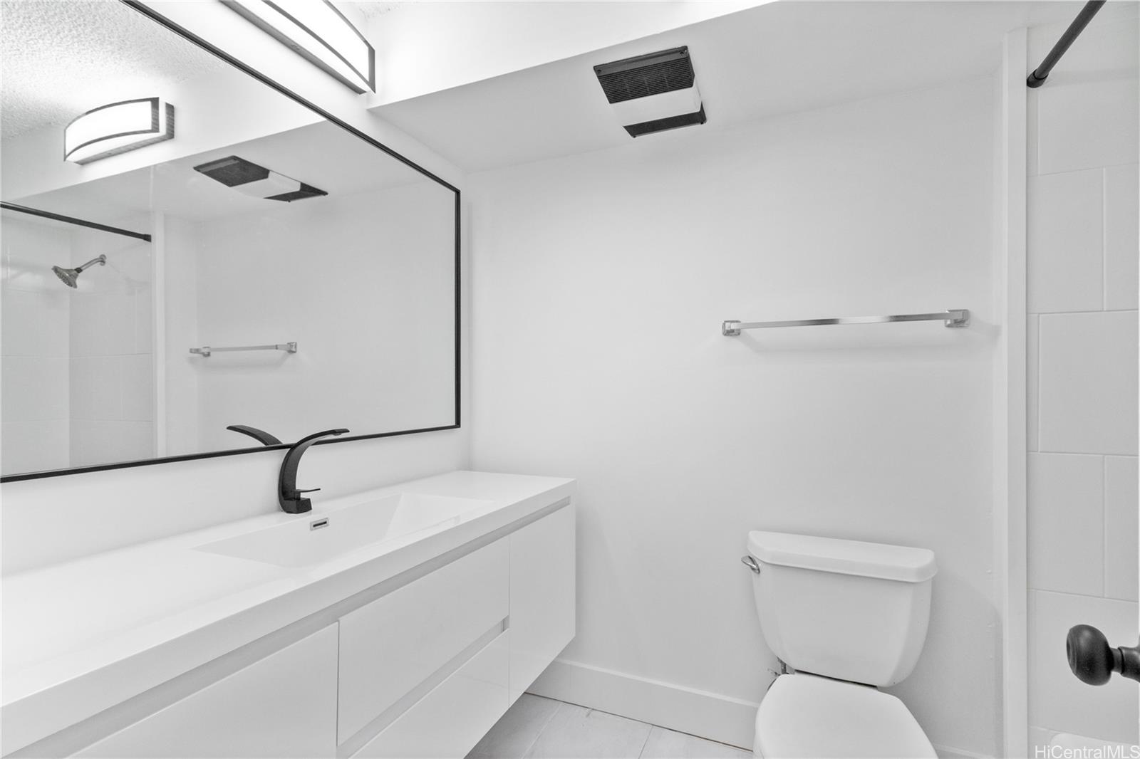 Varsity House condo # 101, Honolulu, Hawaii - photo 5 of 15