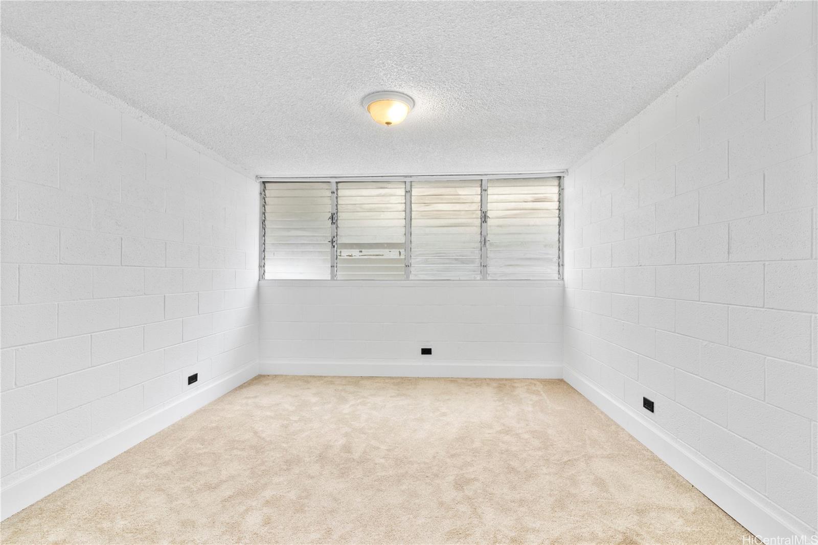 Varsity House condo # 101, Honolulu, Hawaii - photo 8 of 15