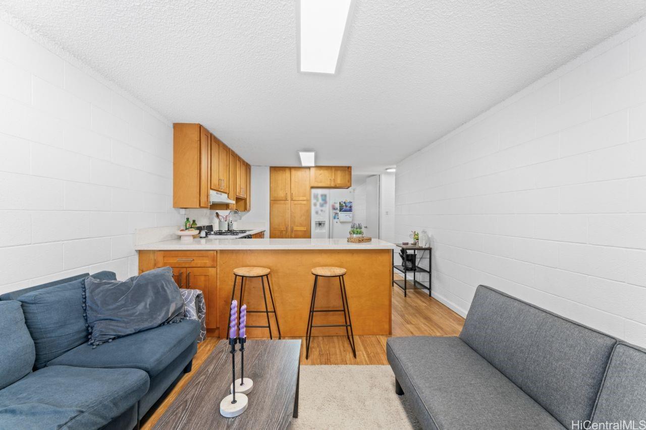 Varsity House condo # 102, Honolulu, Hawaii - photo 2 of 24