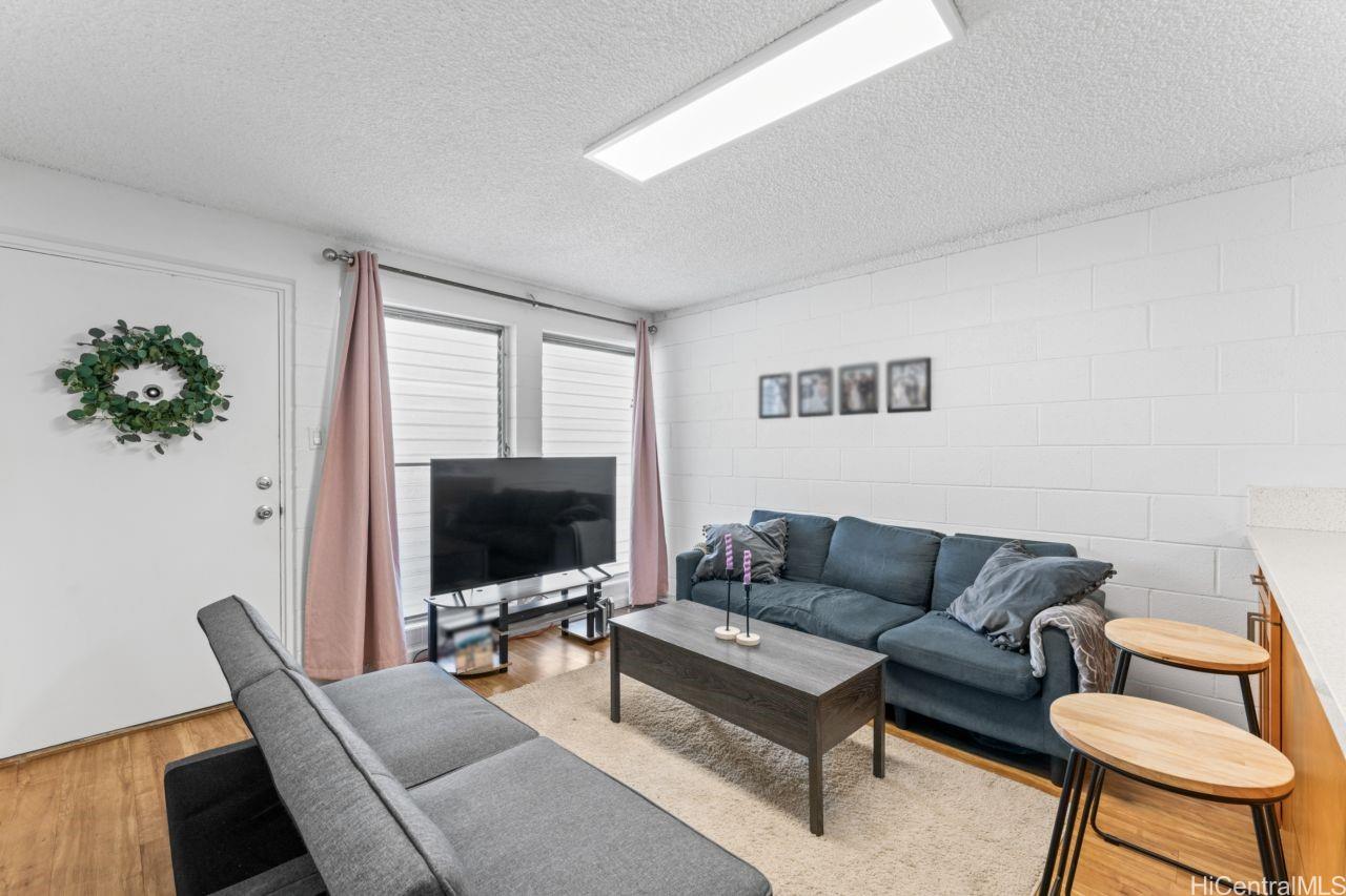 Varsity House condo # 102, Honolulu, Hawaii - photo 11 of 24