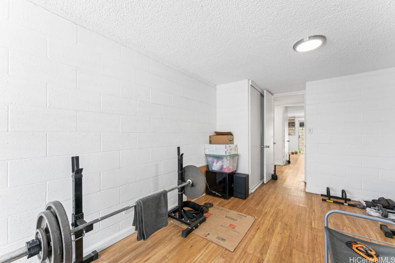 Varsity House condo # 102, Honolulu, Hawaii - photo 22 of 24