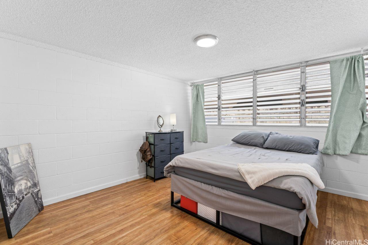 Varsity House condo # 102, Honolulu, Hawaii - photo 23 of 24