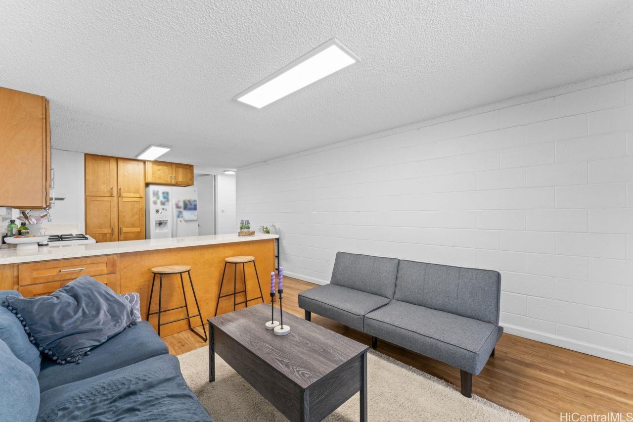 Varsity House condo # 102, Honolulu, Hawaii - photo 4 of 24