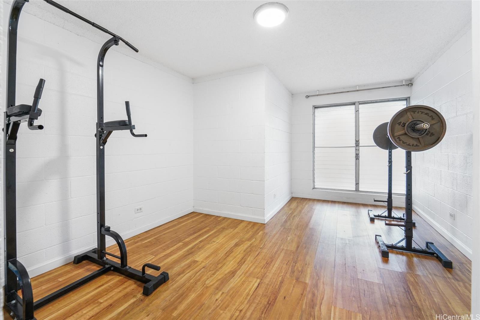 Varsity House condo # 102, Honolulu, Hawaii - photo 9 of 15