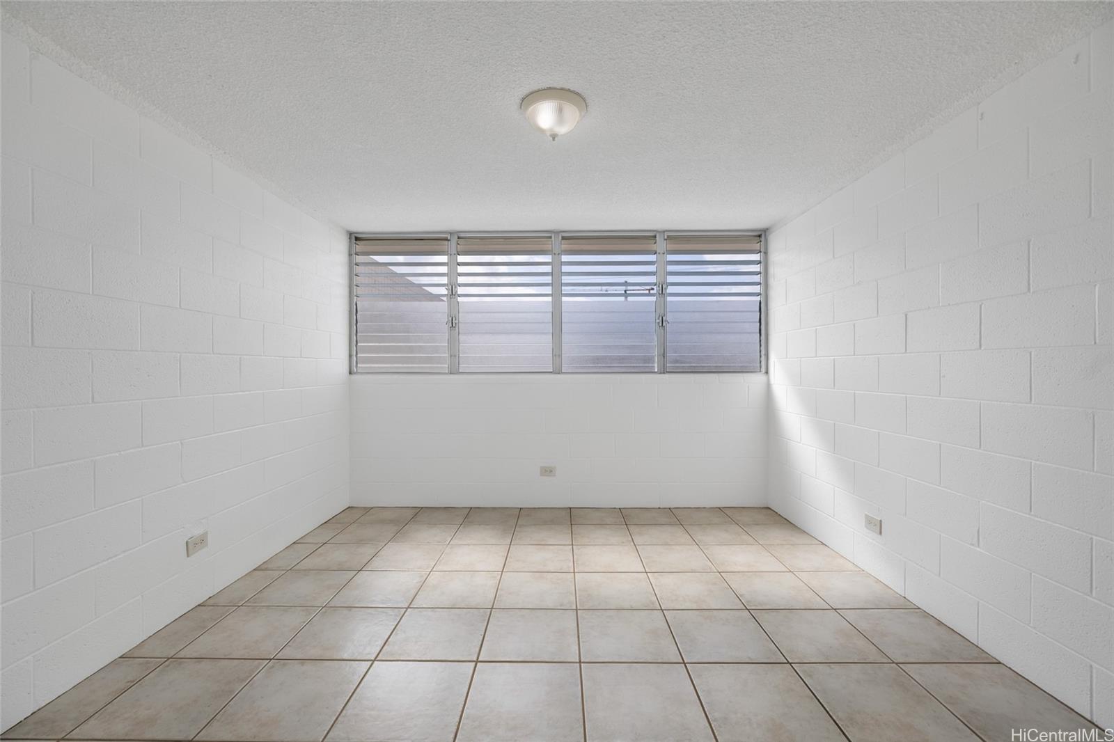 Varsity House condo # 205, Honolulu, Hawaii - photo 11 of 15