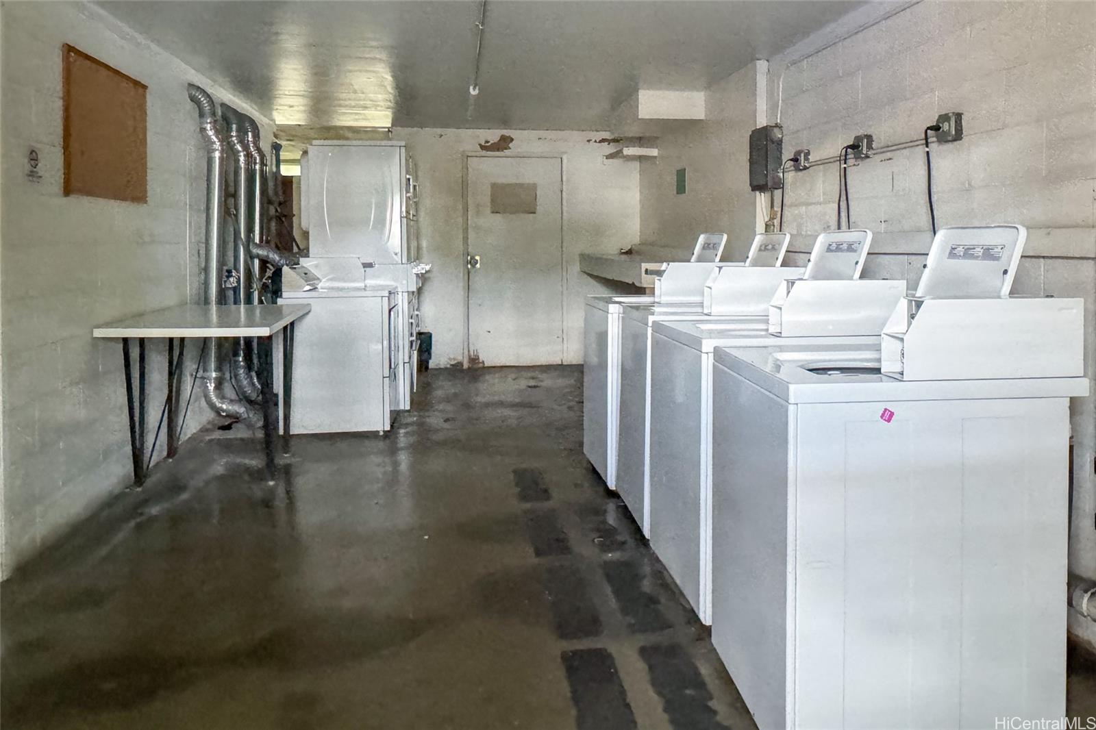 Varsity House condo # 205, Honolulu, Hawaii - photo 14 of 15