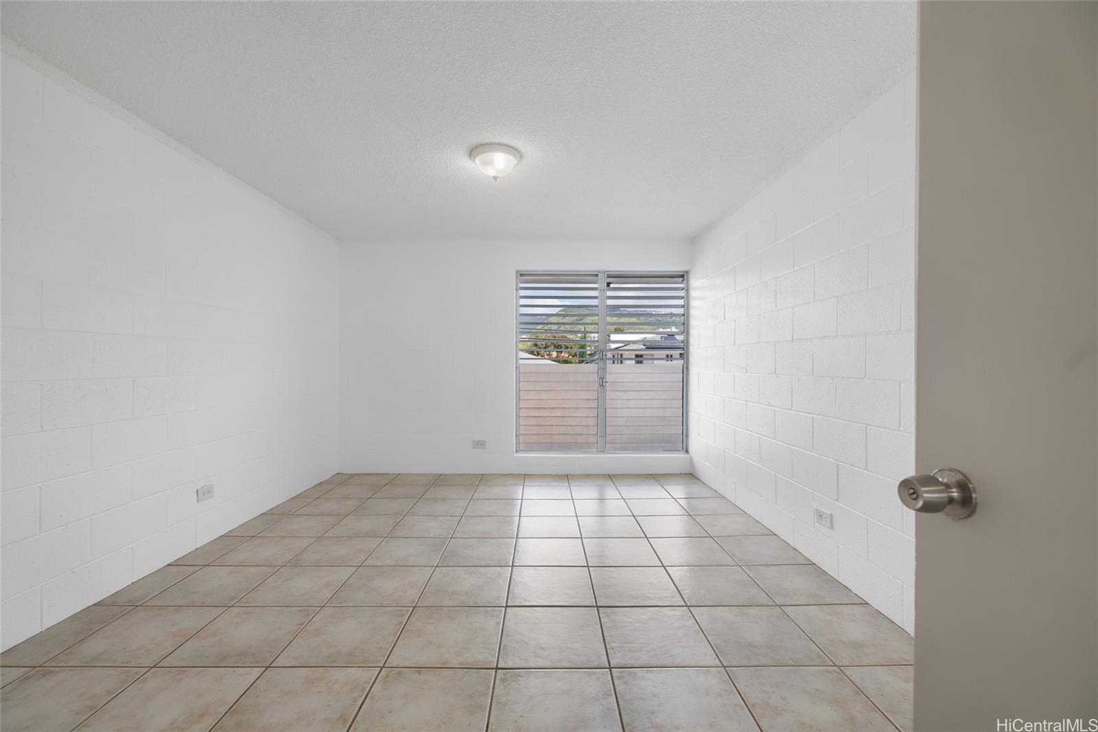 Varsity House condo # 205, Honolulu, Hawaii - photo 7 of 15