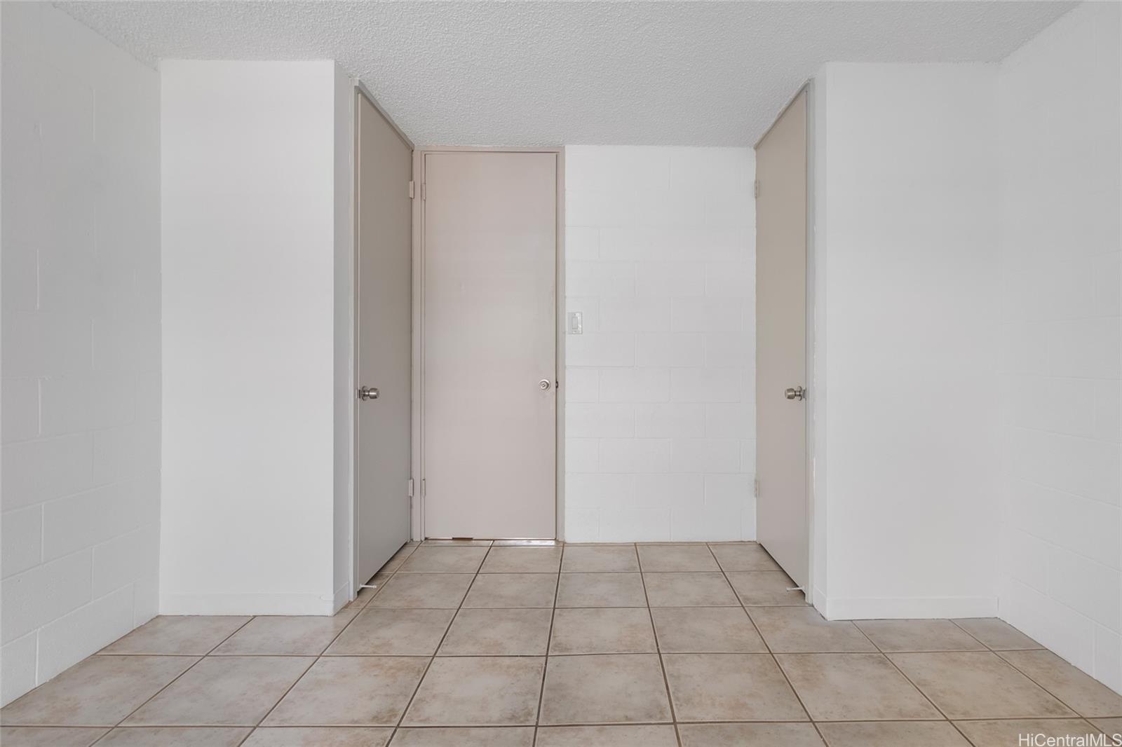 Varsity House condo # 205, Honolulu, Hawaii - photo 8 of 15