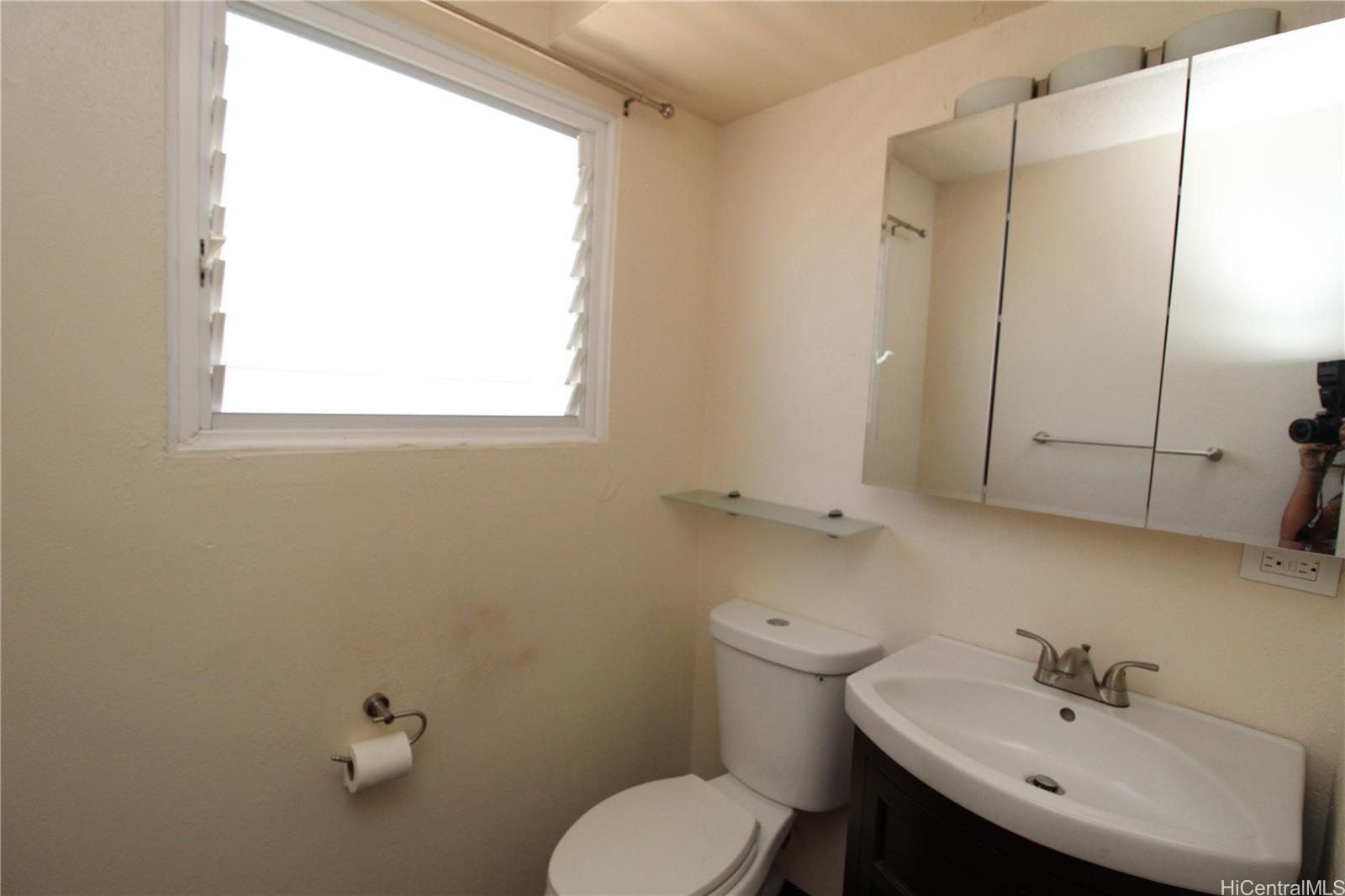 2503 Ala Wai Blvd Honolulu - Rental - photo 2 of 8