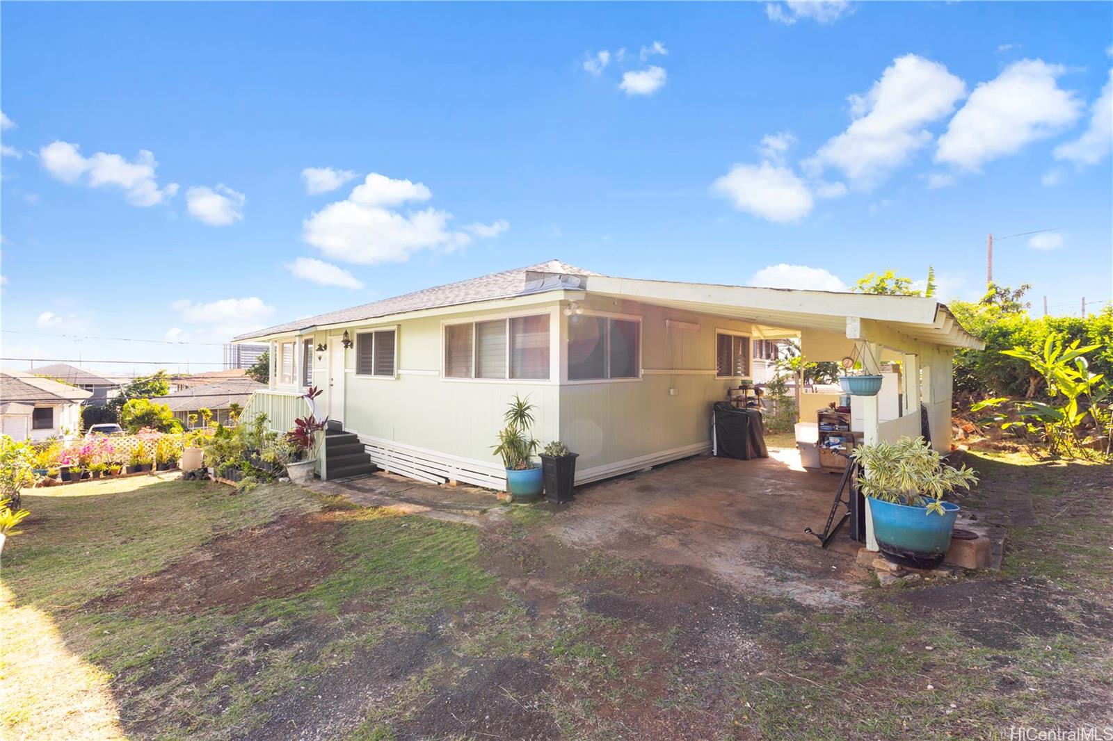 2506  SCHOOL Street Kalihi-lower, Honolulu home - photo 2 of 19