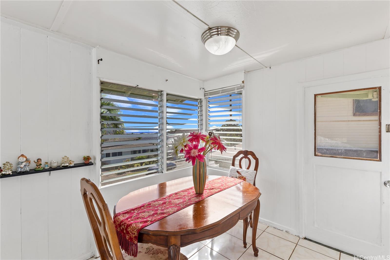 2506  SCHOOL Street Kalihi-lower, Honolulu home - photo 8 of 19