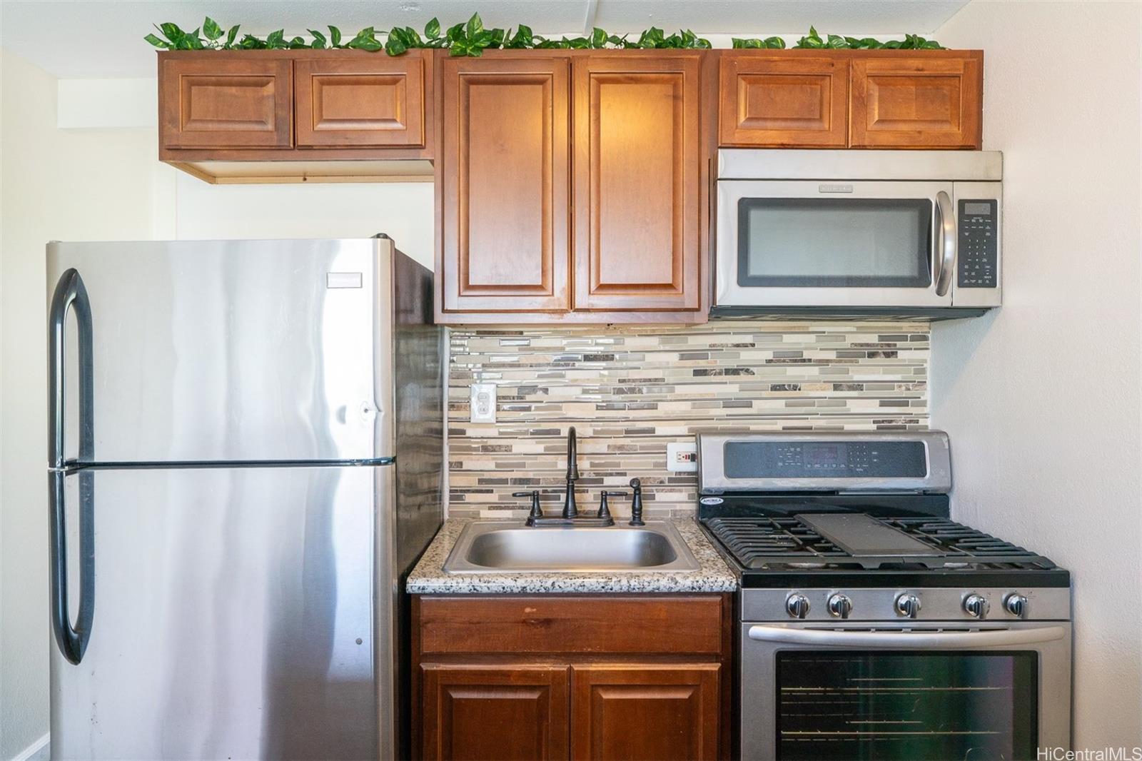 Pacific International condo # 301, Honolulu, Hawaii - photo 2 of 12