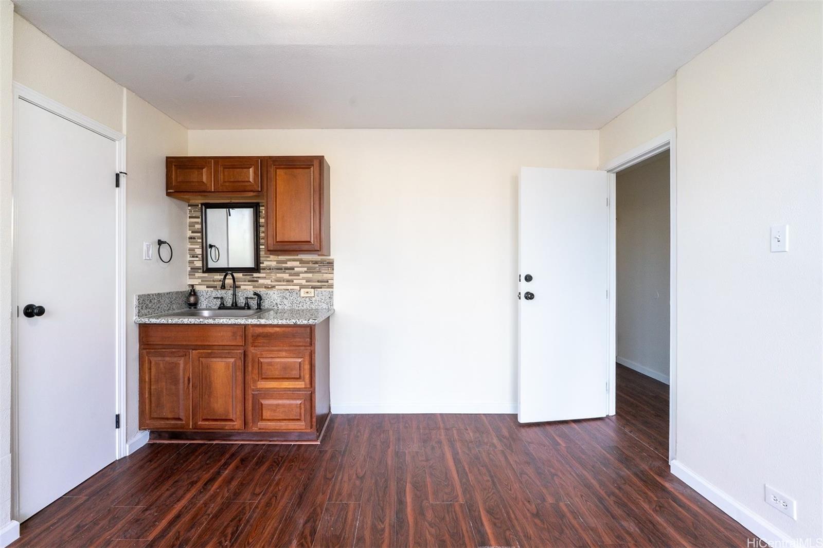 Pacific International condo # 301, Honolulu, Hawaii - photo 5 of 12