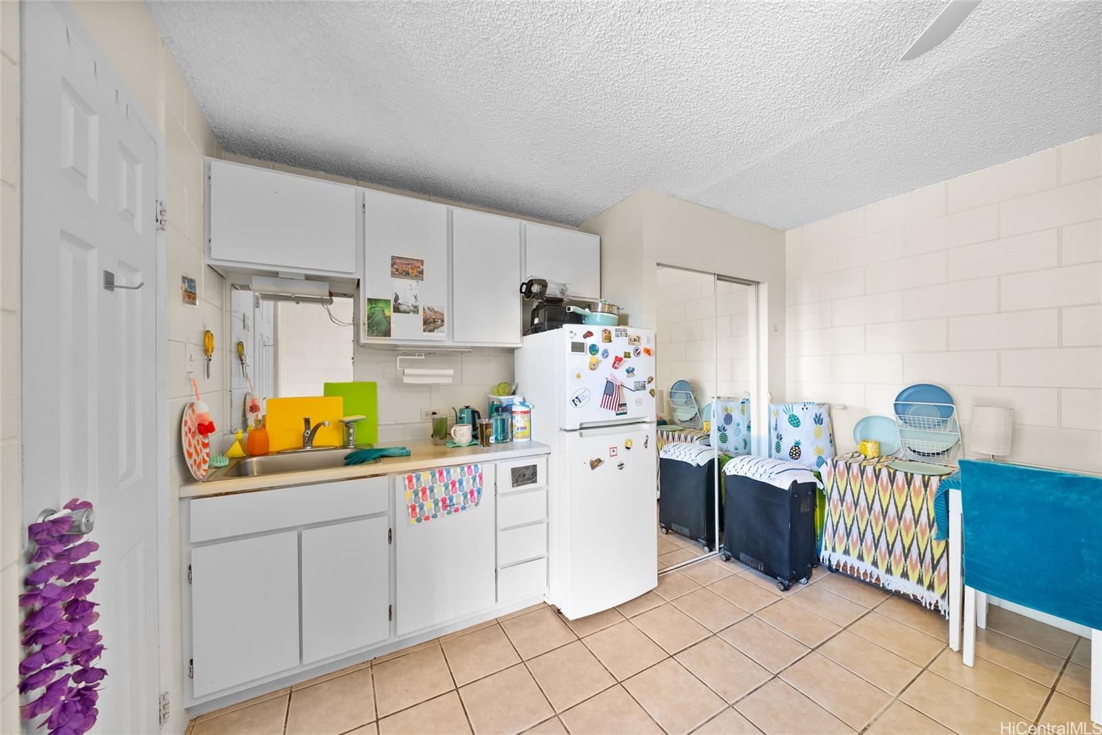 Pacific International condo # 303, Honolulu, Hawaii - photo 5 of 12