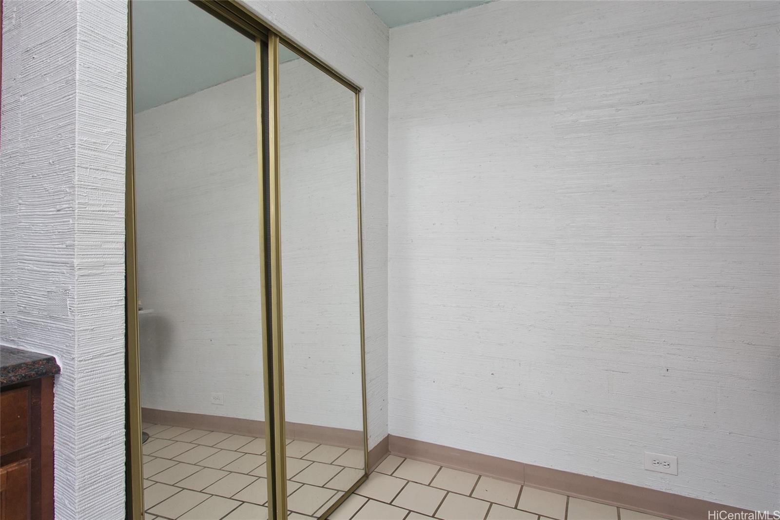 Pacific International condo # 503, Honolulu, Hawaii - photo 3 of 10