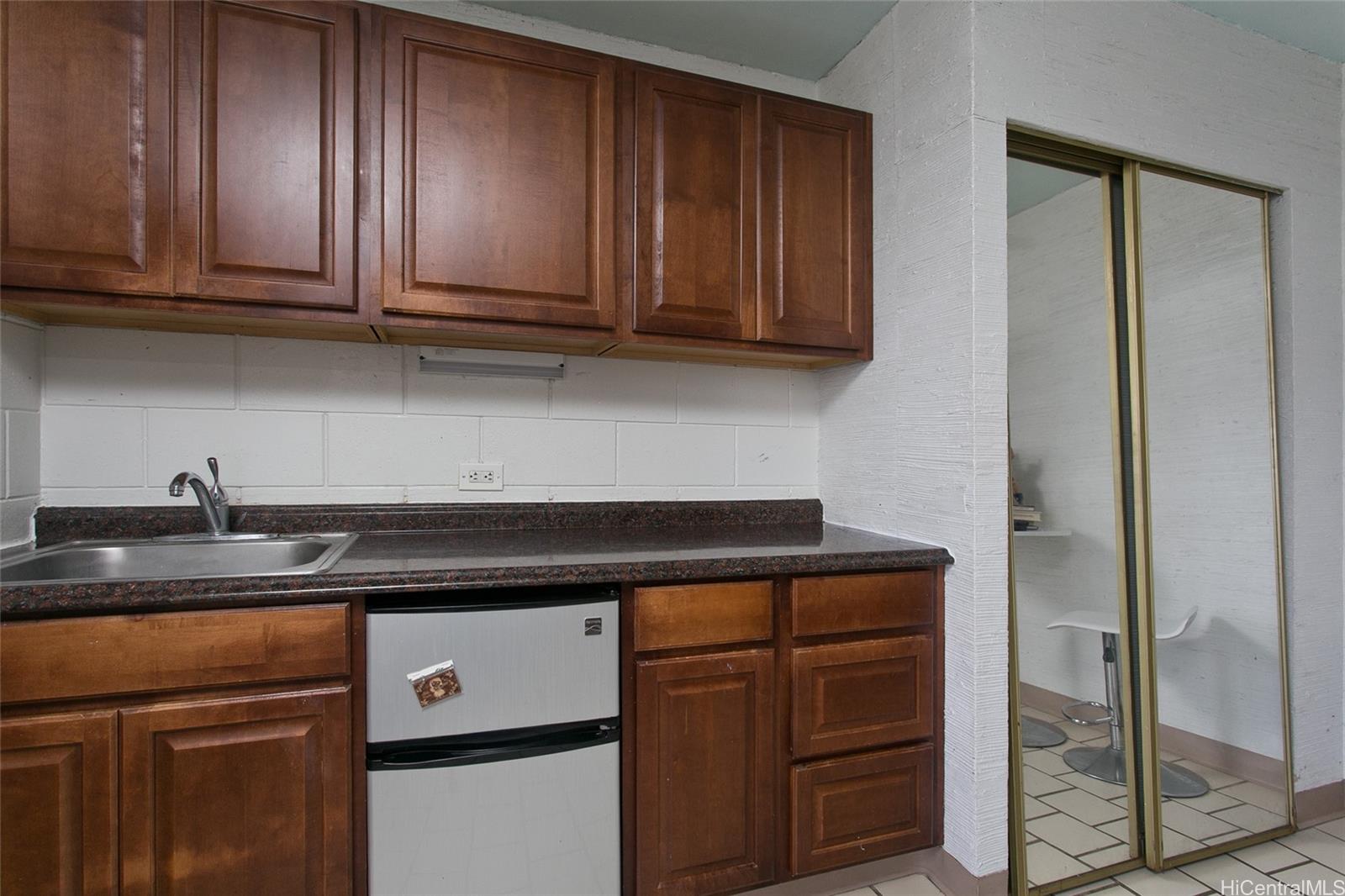 Pacific International condo # 503, Honolulu, Hawaii - photo 4 of 10