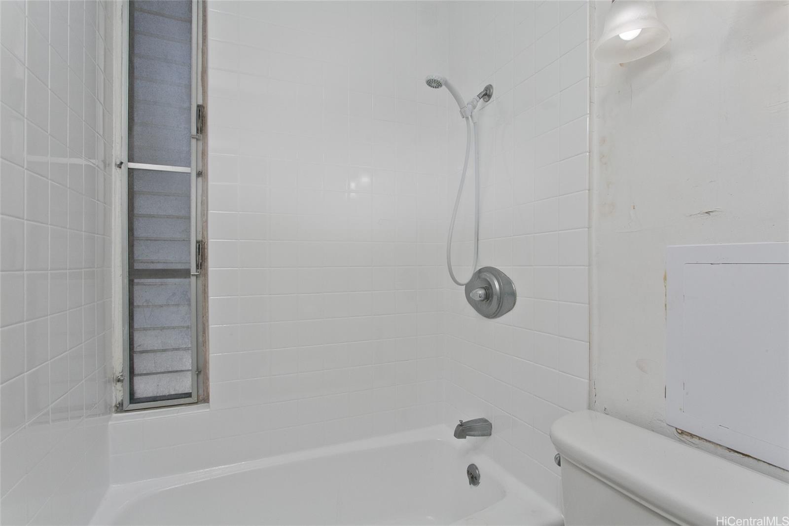 Pacific International condo # 503, Honolulu, Hawaii - photo 6 of 10