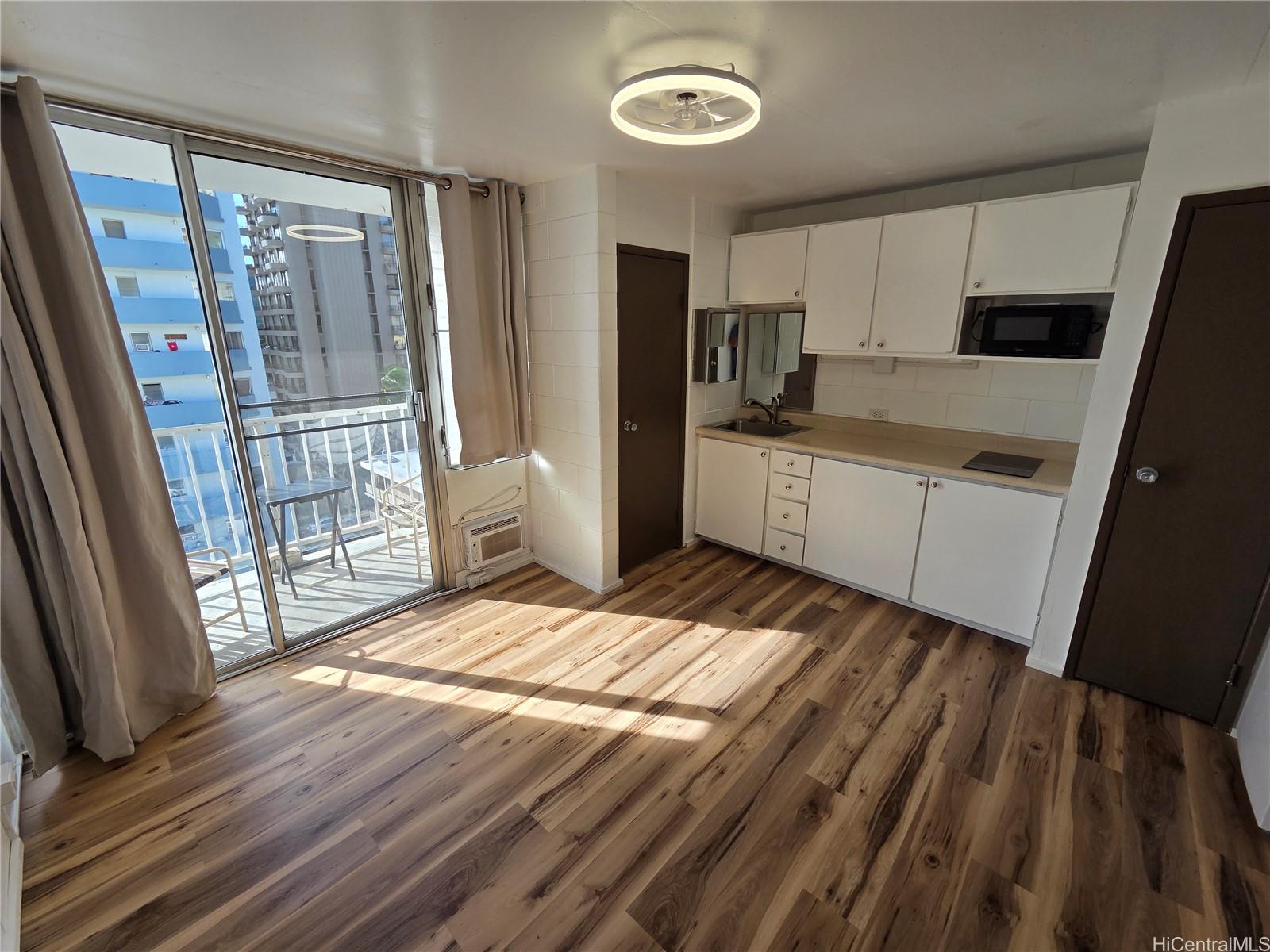 2509 Ala Wai Blvd Honolulu - Rental - photo 2 of 8