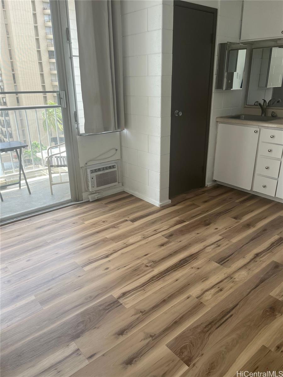 2509 Ala Wai Blvd Honolulu - Rental - photo 3 of 9