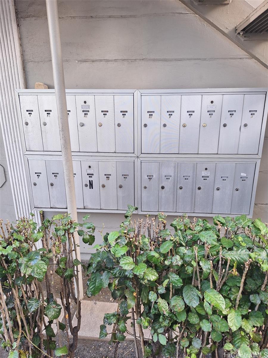 2517 Ala Wai Blvd Honolulu - Multi-family - photo 14 of 24