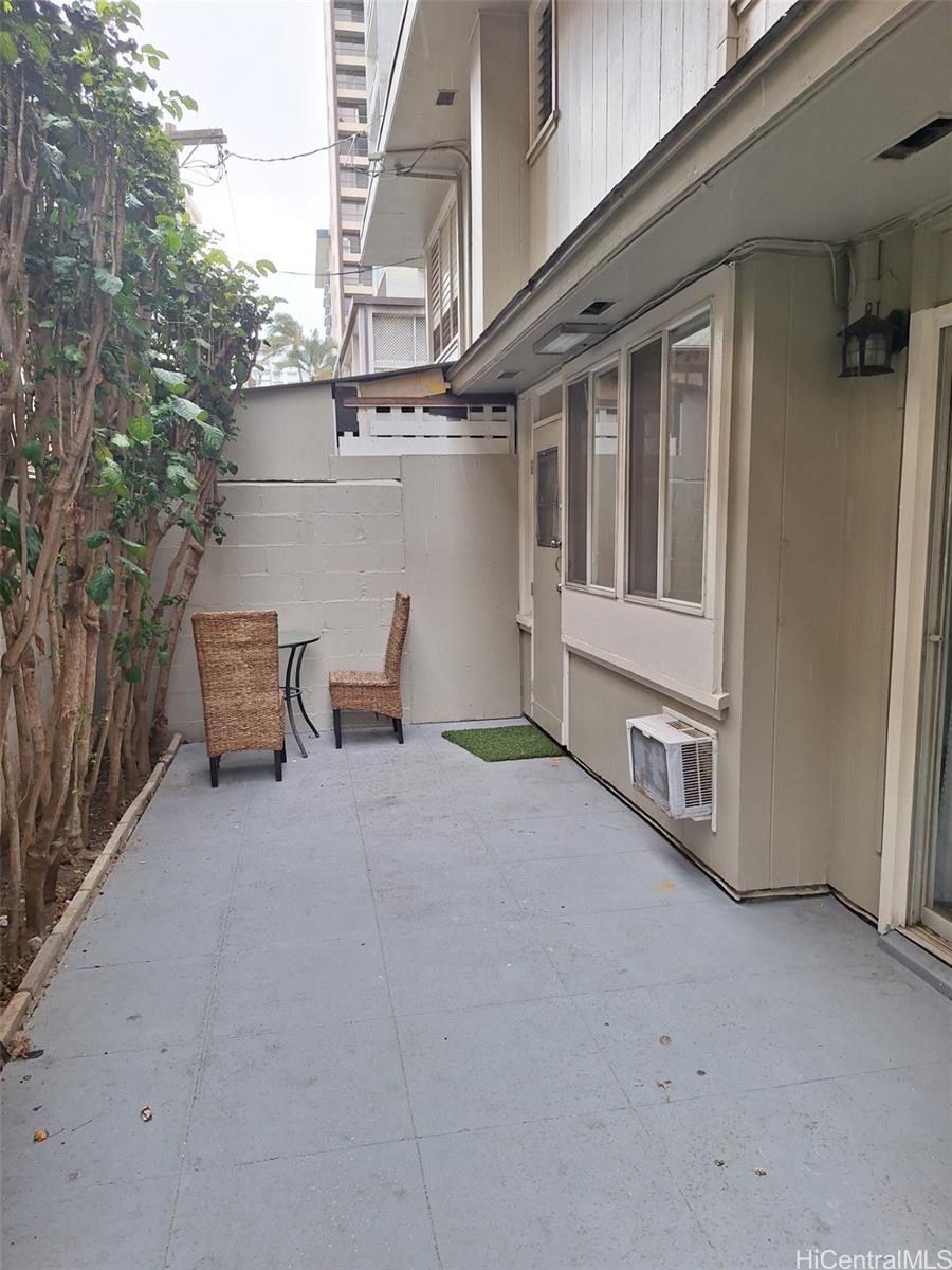 2517 Ala Wai Blvd Honolulu - Multi-family - photo 15 of 24