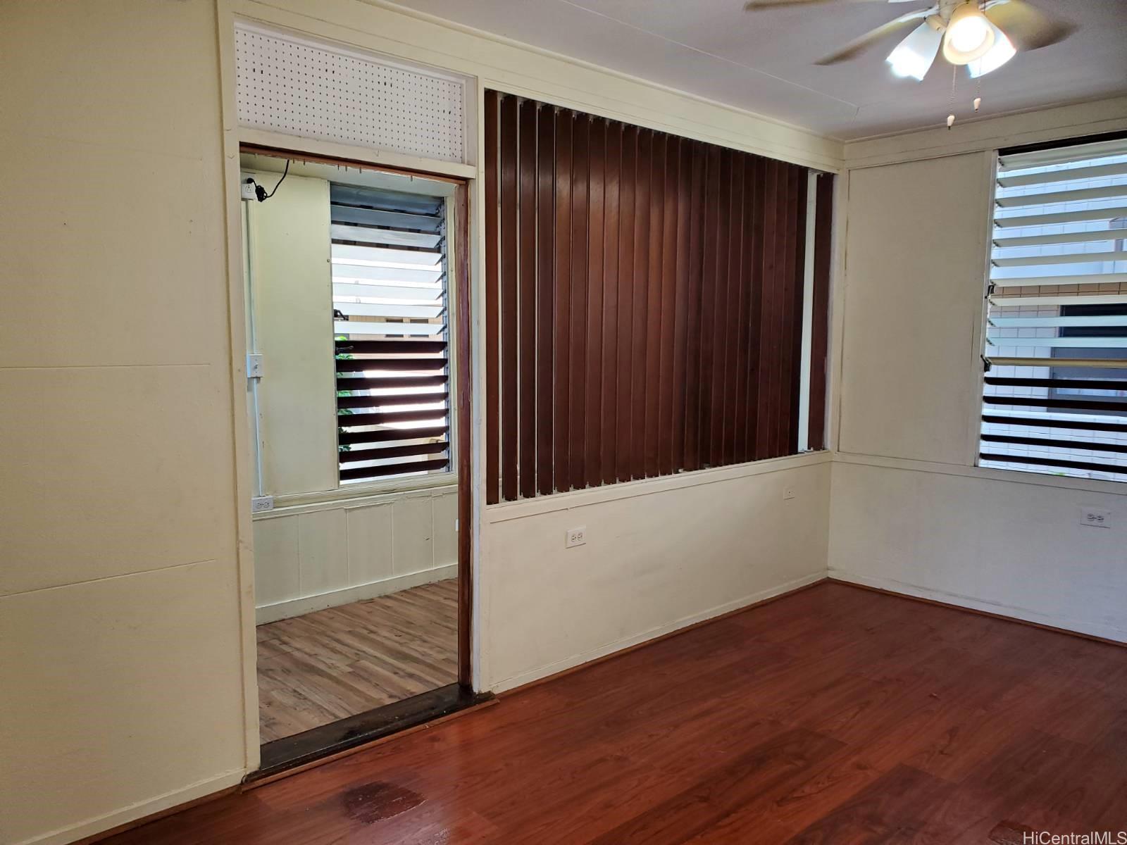 2517 Ala Wai Blvd Honolulu - Multi-family - photo 18 of 24
