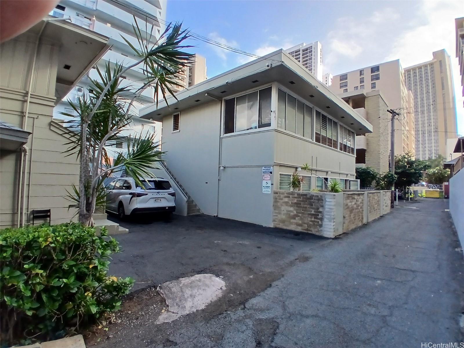 2517 Ala Wai Blvd Honolulu - Multi-family - photo 3 of 24