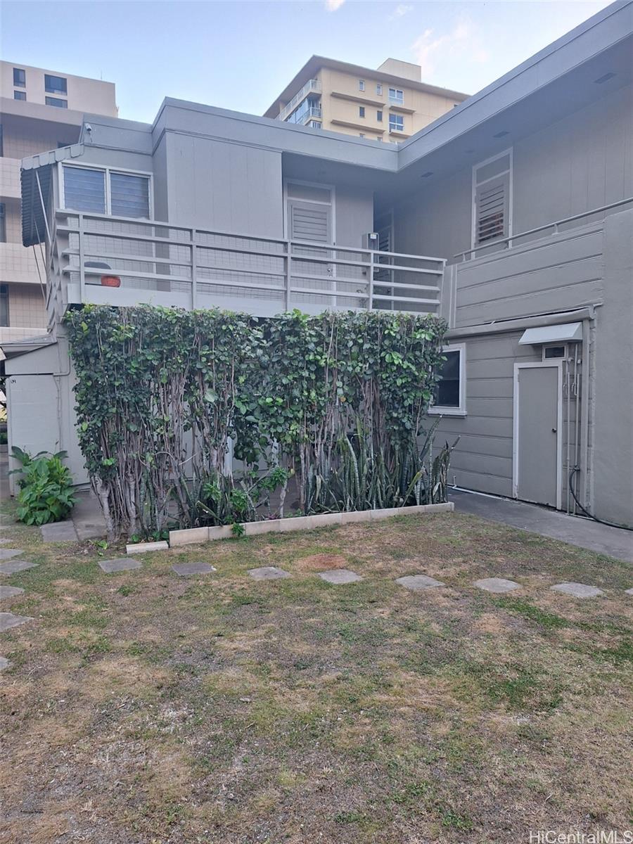 2517 Ala Wai Blvd Honolulu - Multi-family - photo 22 of 24